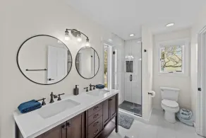 Semi-Soundfront on Bay Drive - Whole Home, Large Yard and Decks! - Image 2