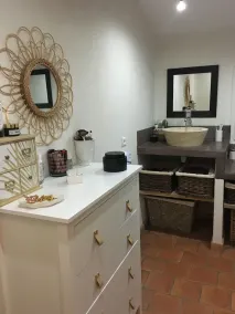 Casa de carácter con piscina y jardín - Image 5
