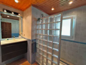 Haus mit Garten und privatem Pool. 6 Meter Bootsverleih Option. - Image 3