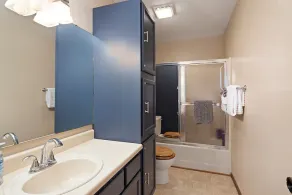2BR | 2 Kings | Ozark Views | 2 Mi to SDC - Image 3