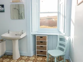 ST AGNES, pet friendly, character holiday cottage in Duns - Image 3