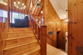 ★STONE Mountain Retreat ★KING BED-HOT TUB- Lake Harmony★Lake Views★Game room★ - Image 2