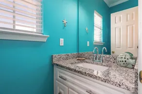 Crew Rest - Gulf Beachside, 4+ Bedrooms, 3.5 Baths, Pet Friendly, Sleeps 12 - Image 3