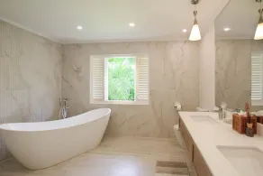 Stunning Villa 2 Mins to Beach - Coral House - Image 1