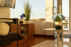 Apartamento vacacional totalmente equipado con terraza | Vistas al agua | Adaptado para teletrabajar - Image 2