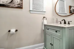 Fully renovated house in a highly walkable neighborhood; close to all! - Image 2