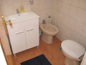 waterfront apartment family friendly, ground level - Image 4