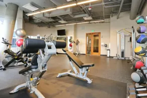 Roomy Downtown Bellevue 2BR w/ Gym, W/D, near shops, by Blueground - Image 3