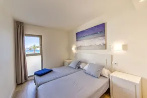APARTMENT IN CALA MILLOR, Modern, DIRECTLY ON THE BEACH, SEAVIEW, Wifi Incl, - Image 3