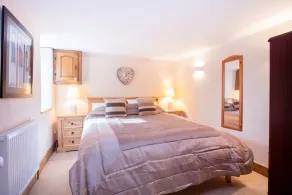 Bay Cottage, a section of Ebbingford Manor, 850 yr old manor house by beach&town - Image 3