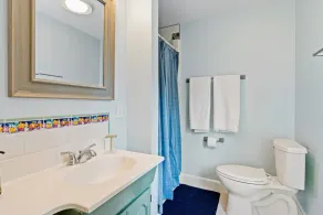 Cozy home 1mi. to beaches/shops/dining, Hot tub, big PATIO, Pvt yard, fire pit - Image 3