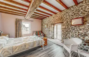 4 bedroom cozy home in Escos - Image 4