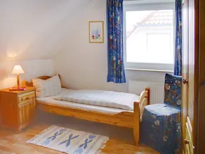 Beachfront vacation home in Prerow, sleeps 5, pets allowed, parking, Wi-Fi - Image 5