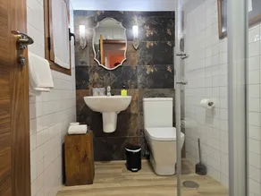 Entre Acebedas Country House, Segovia, 1 hour from Madrid, with a fireplace. PRIVATE bathrooms. - Image 2
