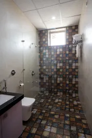 ELIVAAS Signature Heaven in Hills Mountara 3 BHK Villa with Lounge & Pvt Pool - Image 4