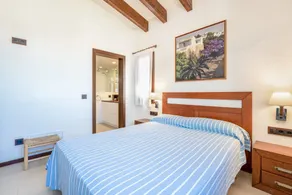 Modern Holiday Home \"Bini Nura\" with Sea View, Wi-Fi, Garden & Pool - Image 5