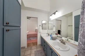 Near NW Hospital / 3 BR & 2 BA / Garage / Fenced - Image 2