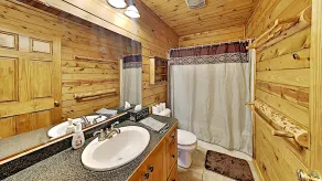 Comfortable lake home with sandy beach and private dock on LCO Lake - Image 5