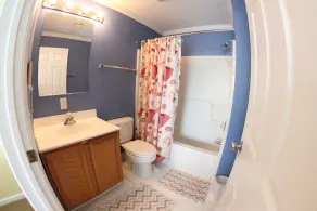 Pet friendly Leeward Cottage: Only a Few Steps to the Beach - Image 5