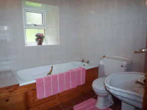 Angelas Farmhouse Lauragh by Trident Holiday Homes - Image 3