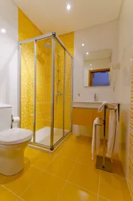 Villa with swimming pool - Image 2