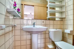 Pet-Friendly Apartament Luisa close to the Beach with Balcony & Wi-Fi - Image 3