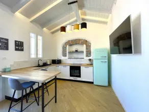 \"SUN\" Penthouse downtown ten minutes from beaches - Image 4