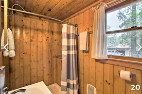 Cabin 1 - Studio King Sleeps 2 - Image 4