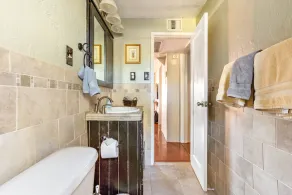 Quintessential Midtown Bungalow - Image 5