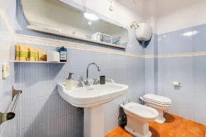 Apartment with 2 Bathrooms & Private Parking – 5 km from Assisi - Image 2