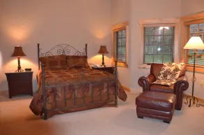 Beautiful Southwind ski in/out townhome w/ hot tub in 7 Springs gated community. - Image 5