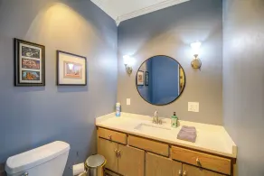 King Studio Suite w/ Walk-in Shower Pet Friendly - Image 4