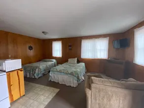 Cabin 10 - Reel and Trigger - Image 4