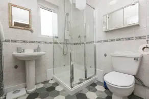 Superior three bedroom house with sea view - Image 3
