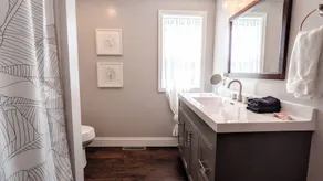 The Sycamore Cottage - 2 BR & 1.5 Bath - Hot Tub - Steps to Downtown - Image 4