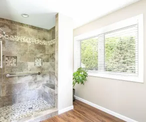 Sleeps 12: Apt & 3 rooms with common area and deck - Image 5