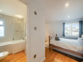 4 Schlafzimmer Unterkunft in Teignmouth - Image 2