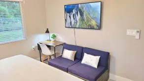 Air Conditioned 2 Bedrooms 1 Bath Apartment, fine decorated, Free Laundry in HPP - Image 4