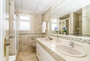 Lbp - 3 Bedroom Penthouse In Nueva Andalucia - Image 2