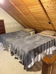 Little House Properties - Country Log Cabin - Image 2