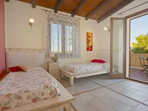 Stunning private villa with A/C, private pool, WIFI, TV, terrace, pets allowed and panoramic view - Image 3