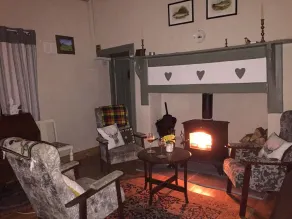 369 Gowla Cottage, 2 Bedroom, Sleeps 4 - Image 2