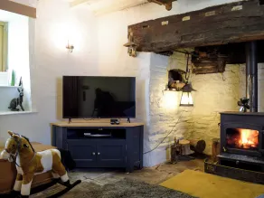 Lower Goytre Farmhouse - Image 2