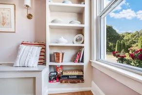 Lovely & Light-Filled Victorian Townhouse with Luxury Amenities   - Image 2
