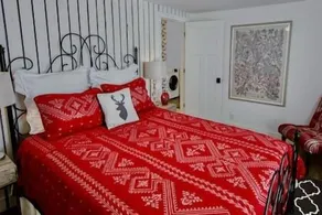 Hidden Gem! Swiss Cottage Ski Chalet - Image 4