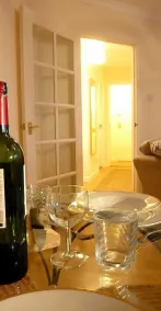 Vistas espectaculares deste 4 * apartamento com wi-fi e estacionamento perto da Cidade - Image 5