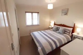A modern 3 double bedroom house in Camber, Rye near the sand dunes & beach. - Image 2