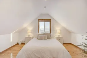 Cozy Haven with Spa & Stunning Views - Image 4