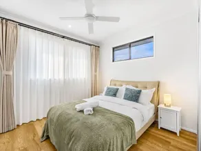 Elegant n Convenient 4 Beds Villa with easy access - Image 4