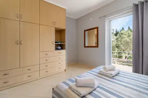 Holiday Apartment with Sea View 'Α' with Pool, Garden, Terrace & Wi-Fi - Image 4